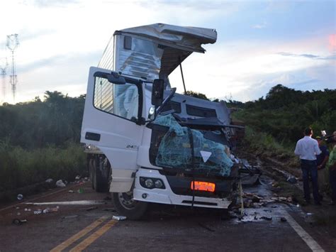 G Buracos Na Pista Causam Acidente Morte Na Br Em Rond Nia