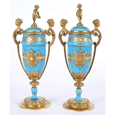 Paire De Vases En Porcelaine Bleu Turquoise Rehauts Dor S Et