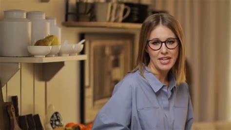 Ksenia Sobchak Flees Russia For Lithuania Amid Putins War