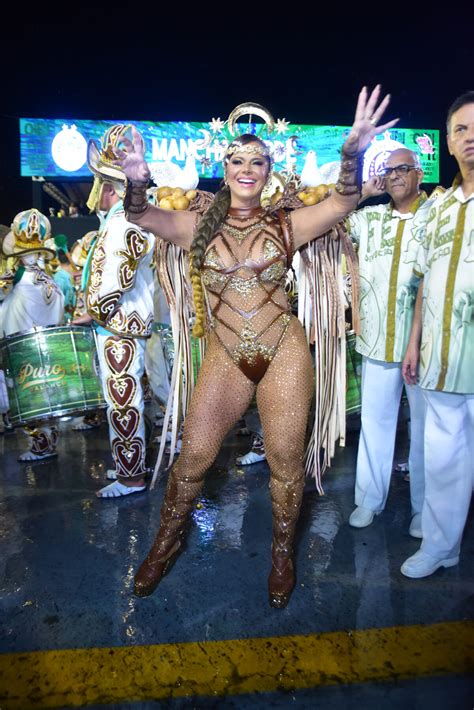 Foto Viviane Araujo Se Mostrou Feliz O Resultado Da Perda De Peso