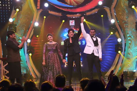 Bigg Boss Season Winner Announced Megastar Hands Over Trophy To