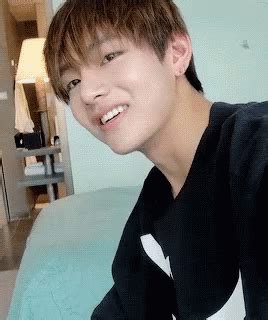 Taehyung Smile GIF - Taehyung Smile - Discover & Share GIFs