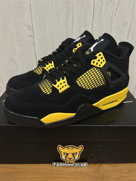 Air Jordan 4 Thunder