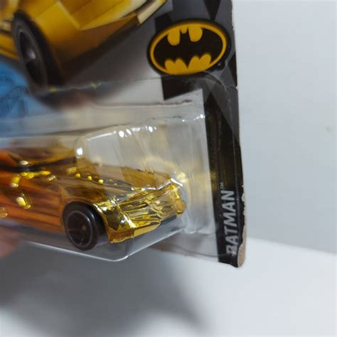 Batmobile Dourado Batman Hot Wheels Gln Parcelamento Sem Juros