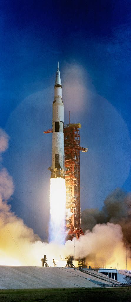 Liftoff Of Apollo 11 The Huge 363 Ft Tall Apollo 11 Spa Flickr