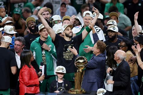 Celtics Rout Mavericks To Win Record Th Nba Championship Nt News