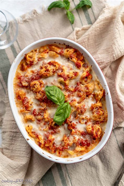 Cheesy Baked Tortellini With Mozzarella And Tomato Sauce Cooking My