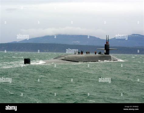 Us Navy The Guided Missile Submarine Uss Ohio Ssgn 726 Prepares To