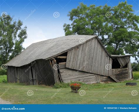 Ruinous barn stock photo. Image of farm, architecture - 10554158