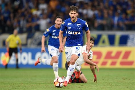 De olho neles Conheça os destaques do adversário do Corinthians no