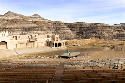 Exploring Ancient Landscapes In Drumheller & The Badlands - Landsby