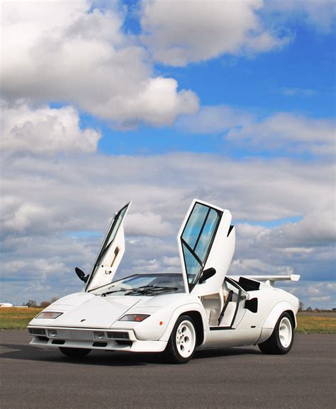 Lamborghini Countach Lp S Hd Pictures Carsinvasion