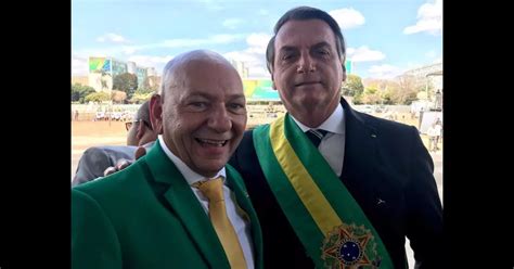 Bolsonaro Convida Luciano Hang Para O Palanque No 7 De Setembro