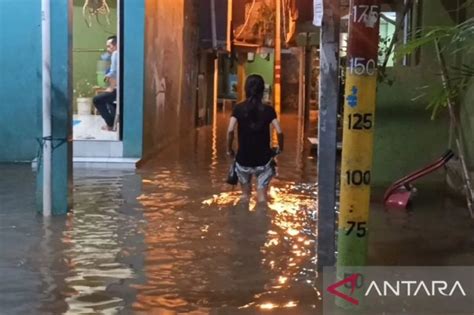 Rt Di Jakarta Terendam Banjir Pagi Ini Limapagi