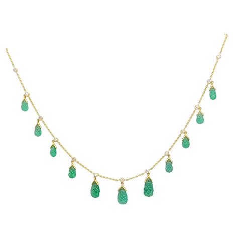 Emerald and Diamond Drop Necklace For Sale at 1stDibs