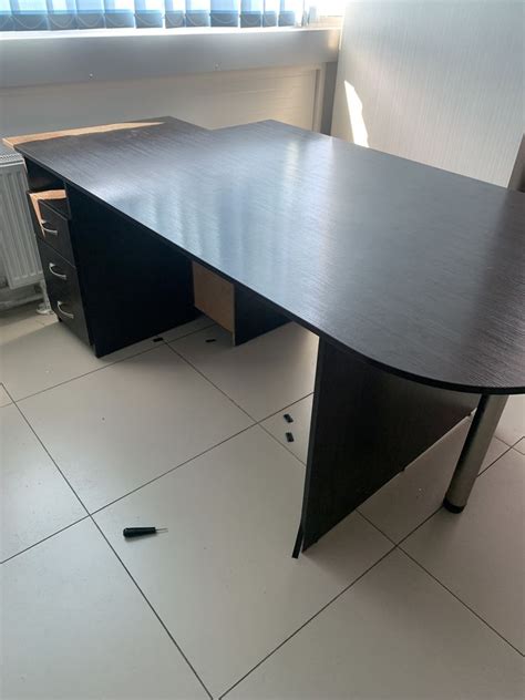 Стіл директора ,тумбочка: 2 600 грн. - Офисная мебель Черкассы на Olx