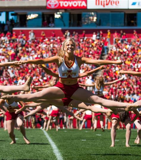 Iowa State Dance Team Dance Teams Iowa State Cyclones Cute Cheerleaders