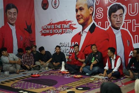 Kader Muda PDIP Sosialisasikan Ganjar Mahfud Di Surabaya ANTARA News