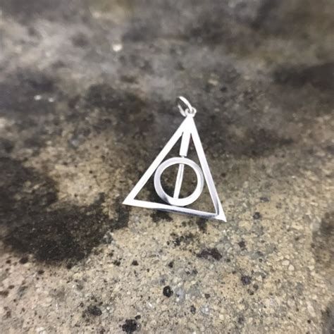 Pingente das Relíquias Harry Potter Elo7 Produtos Especiais