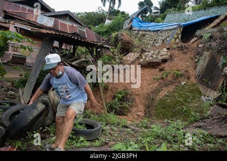 Kendari Indonesia Th Luglio Un Residente Punta Alle Fessure