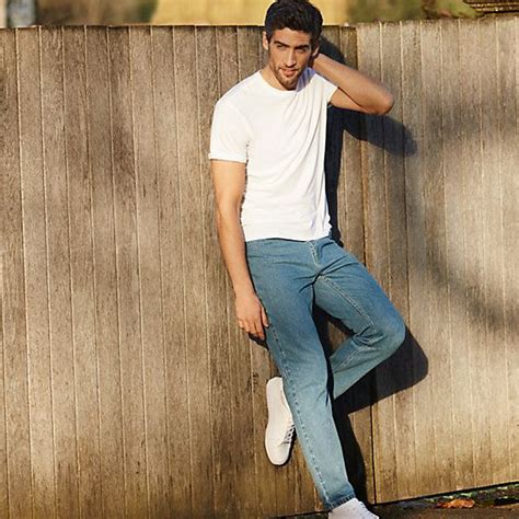 Basic White T Shirt Guide For Men Blue Jeans Outfit Men White Shirt