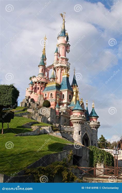 Cinderella Castle Disneyland Anaheim Closeup Signage Editorial Photo ...