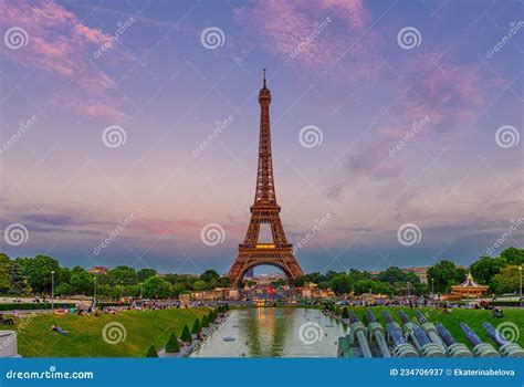 Vista Da Torre Eiffel De Jardins Du Trocadero Em Paris Fran A Imagem De