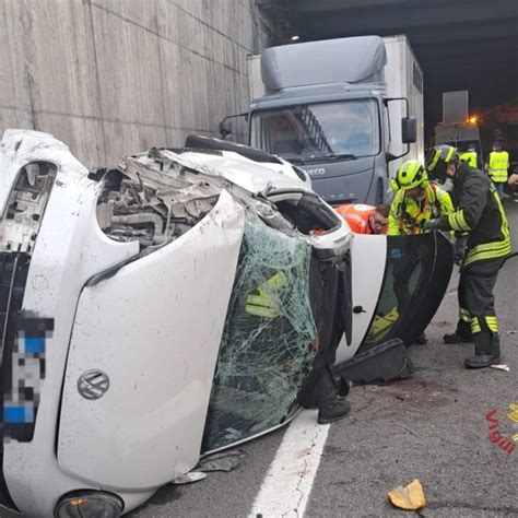 Tragico Incidente Sulla A Due Morti E Due Feriti Gravi