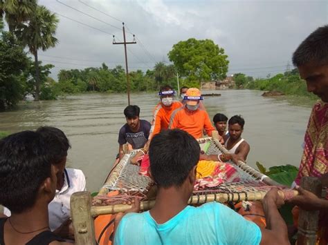 Bihar Floods Ndrf Teams Rescue Over 3500 People The English Post