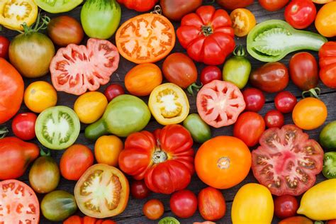 Tomato varieties: the best of new & heirloom - Plantura