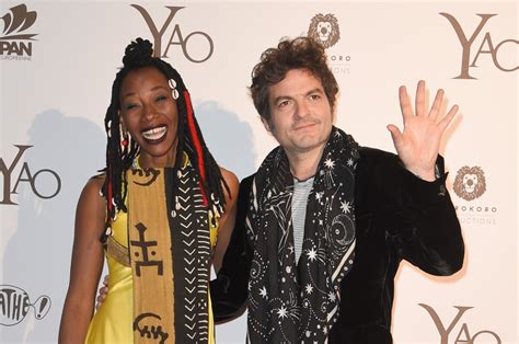 Photo Fatoumata Diawara Et Le Chanteur M Matthieu Chedid L Avant