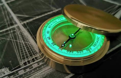 Oceanus Brass Sailors Compass Geeky Gadgets