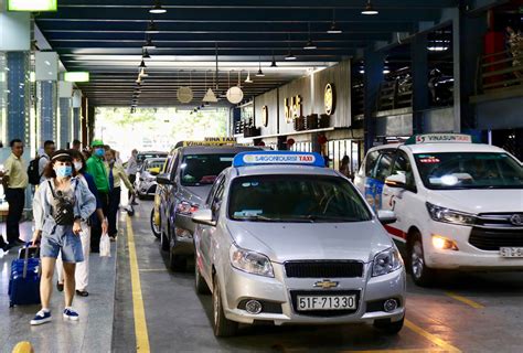 Xử lý nghiêm vi phạm chèn ép khách gian lận cước taxi tại các sân bay