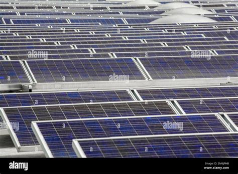 Commercial Solar Panel Installations In The Us Stock Photo Alamy