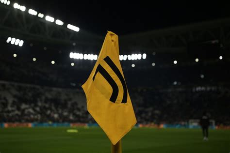 Juve Borsa Anticipa Sentenza Uefa Addio Coppe Lannuncio