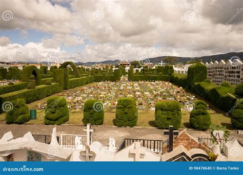 Topiary En El Cementerio De Tulcan Ecuador Imagen Editorial Imagen De