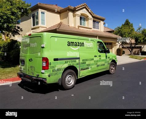 Amazon prime delivery hi-res stock photography and images - Alamy