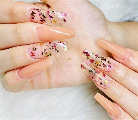 Uñas nude Un color muy femenino para lucir manos bellas