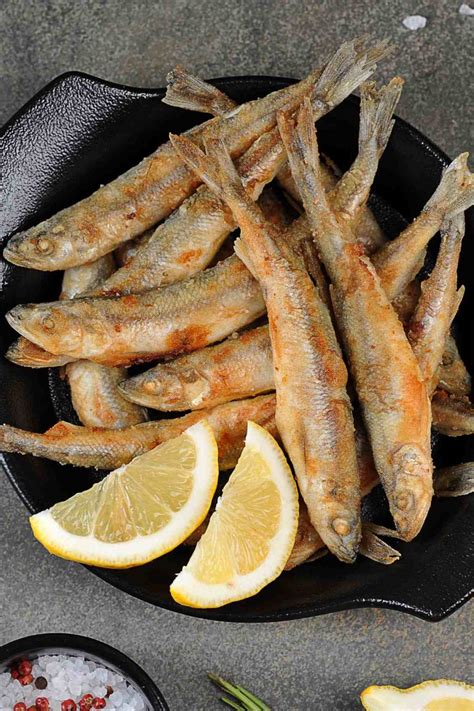 Easy Crispy Fried Smelt Fish Recipe - IzzyCooking