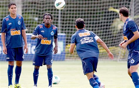 Jogadores Do Cruzeiro Esperam Jogo Dif Cil Contra O Na Tico Nos Aflitos