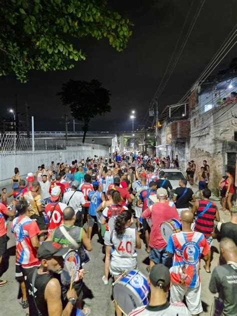 Ensaio De Rua Da Vizinha Faladeira Agita A Comunidade Carnaval 2024