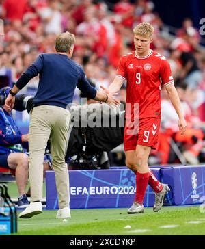 D Nemark Trainer Kasper Hjulmand Rechts Und Joakim Maehle Reagieren