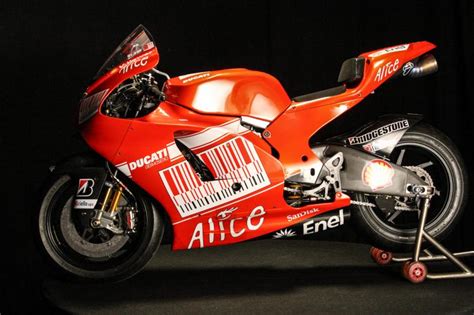 La Storia Della Ducati Desmosedici In 15 Foto Ducatisti Integralisti