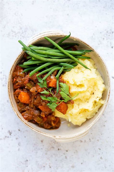 Beef Stifado Greek Beef Stew Supergolden Bakes