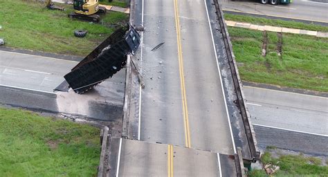 Truck Hits Bridge Georgia Refugio Randolph