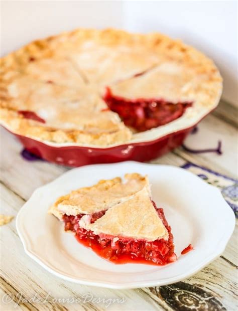 Best Ever Strawberry Rhubarb Pie Recipe