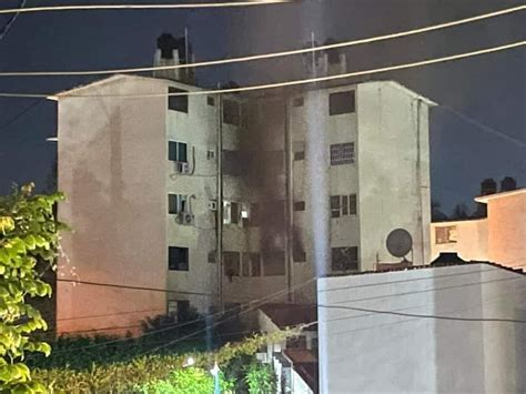 Sofocan Incendio En Departamento En El Fraccionamiento El Roble De