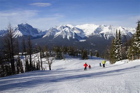 Lake Louise Ski Resort • Ski Holiday • Reviews • Skiing