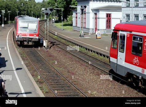 Deutsche Bahn Class 628-4 Multiple Unit approaching Vienenburg Station ...
