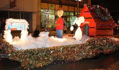 christmas movie parade float ideas - Milagro Byrnes